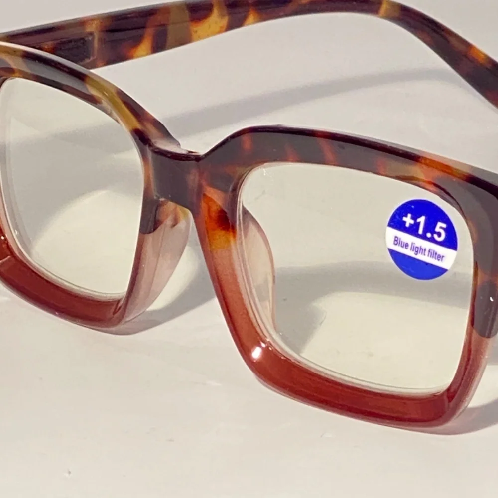 @lwaltsak Claudia 1.5 Tortoise Reading Glasses Square Concave  Readers NWT